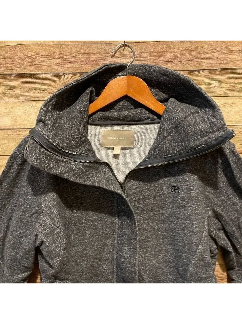 Banana Republic Women’s Full Zip Athlesiure Jacket Size: Large